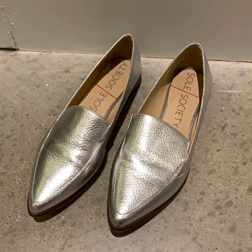 Sole Society “Beau” Silver Pointed Tumbled Metallic Leather Loafers